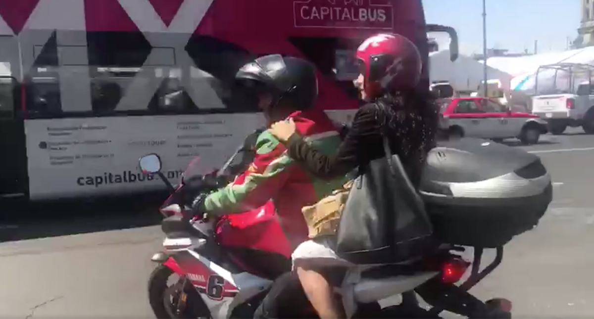 #Video Secretaria del Trabajo circula en sentido contrario y pide multa