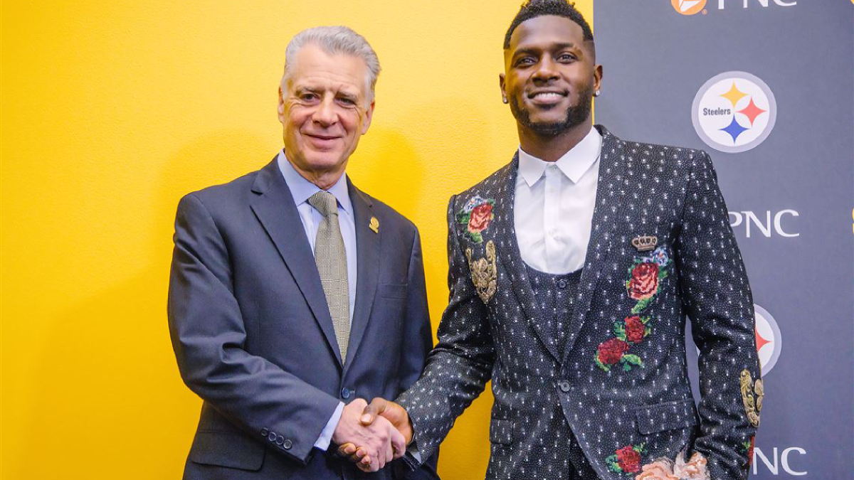 Antonio Brown se reúne con el dueño de los Acereros