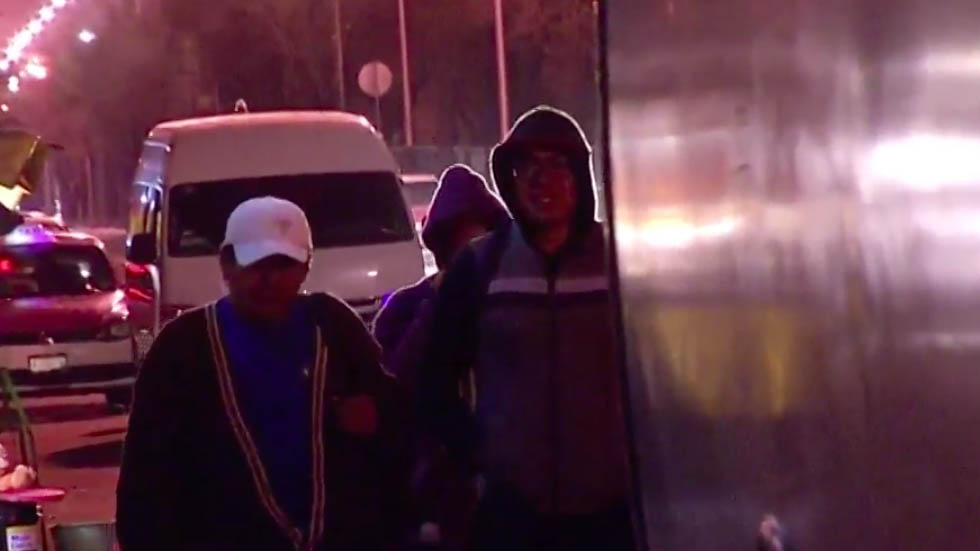 Sujetos asaltan camión en Edomex y retienen a los pasajeros