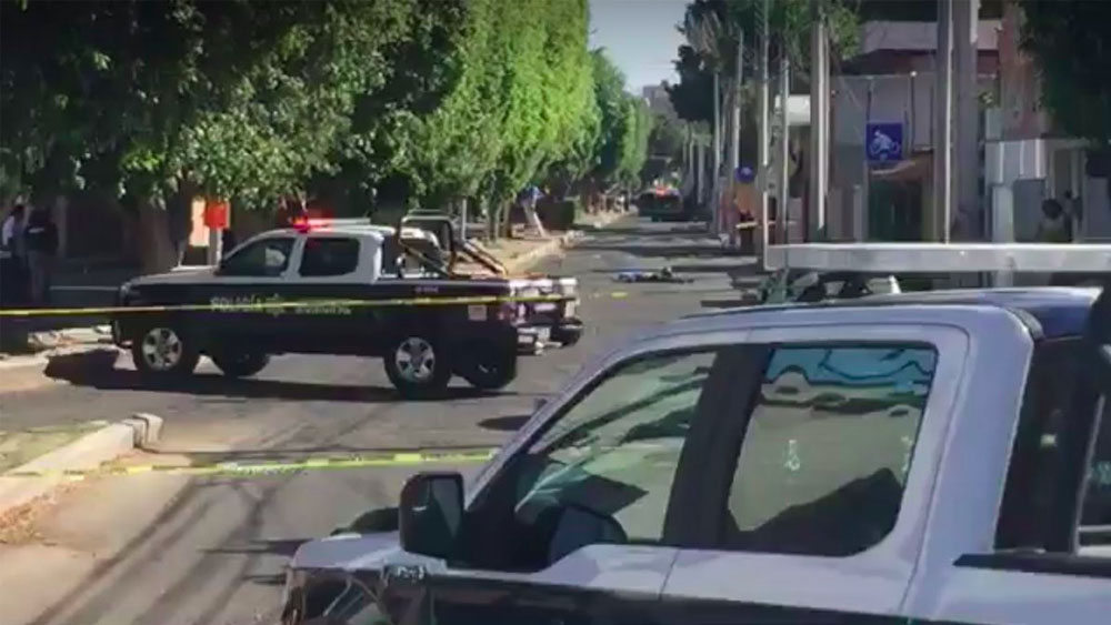 Hombre atropella y mata a asaltante en Querétaro