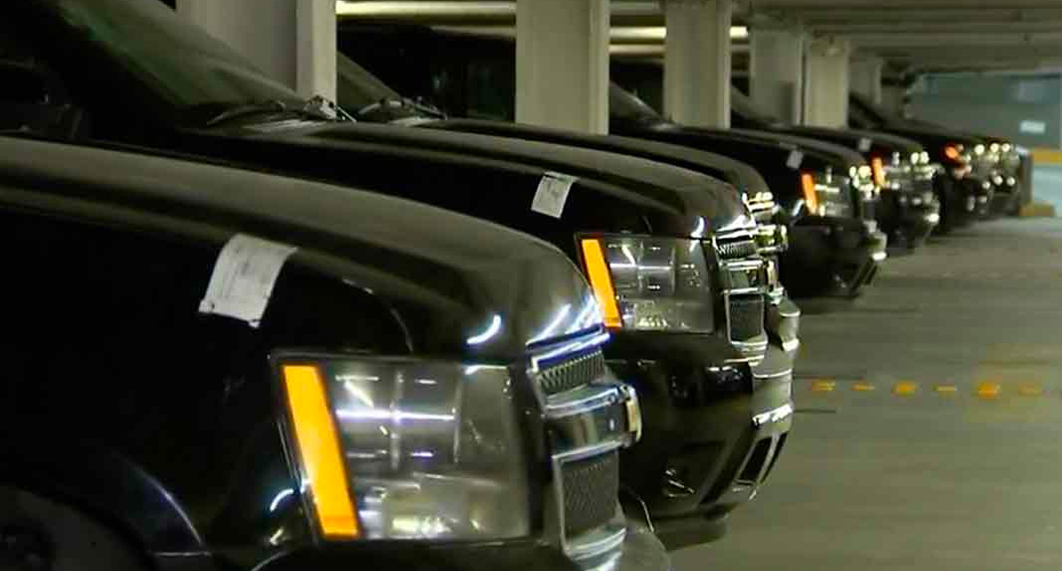 López Obrador informó que se encontraron bodegas con autos de lujo