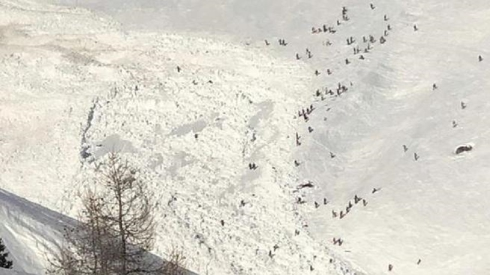 Avalancha sepulta a varios esquiadores en Suiza