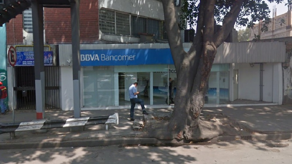 Hieren de bala a cuentahabiente por asalto en Marina Nacional