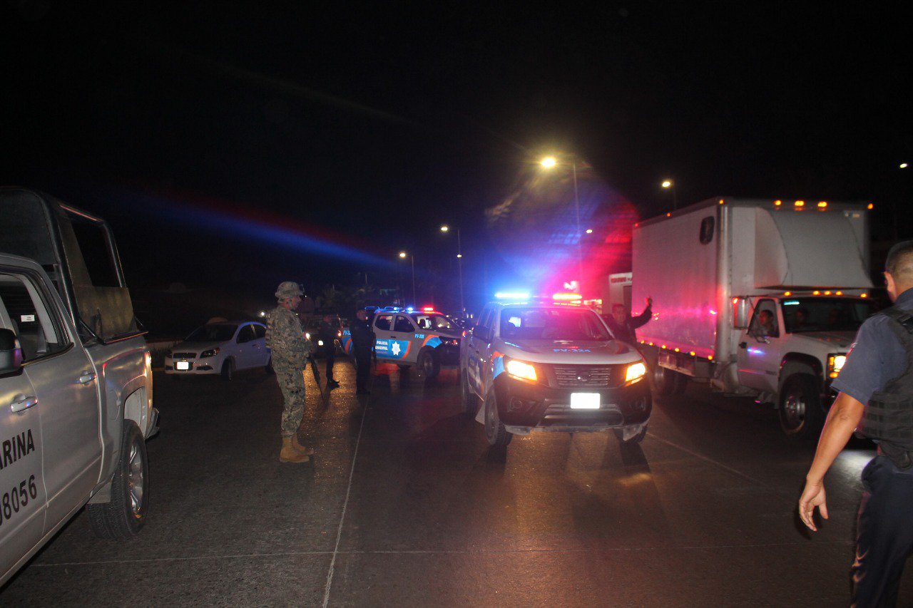 Comando dispara contra clientes de bar en Puerto Vallarta y mata a mujer - bar-5