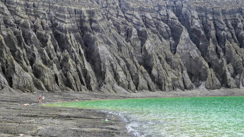 Isla surgida en 2015 es visitada por primera vez por la NASA - barrancos-de-la-isla