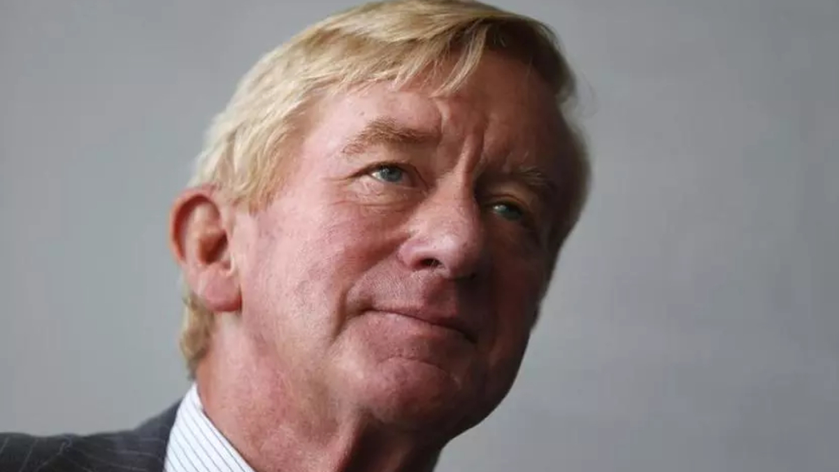 Exgobernador de Massachusetts analiza competir con Trump para la presidencia