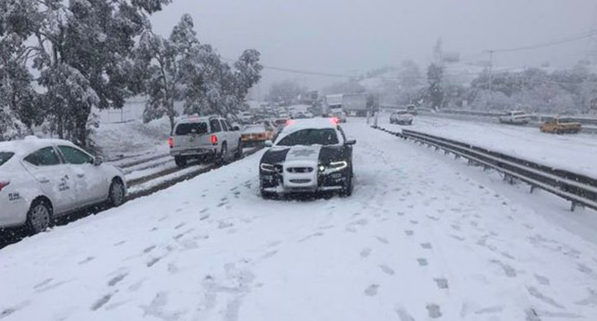 Continúan cerrados tramos carreteros en Sonora por nevadas
