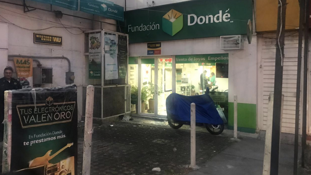 Hombres armados asaltan casa de empeño en la Venustiano Carranza