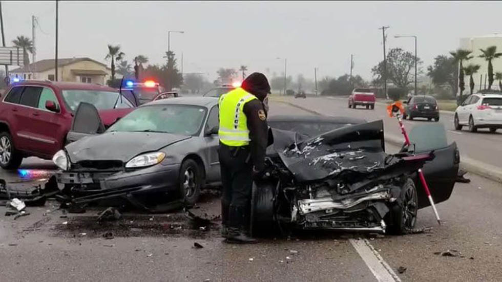 Accidente entre tres autos deja cinco lesionados en Texas