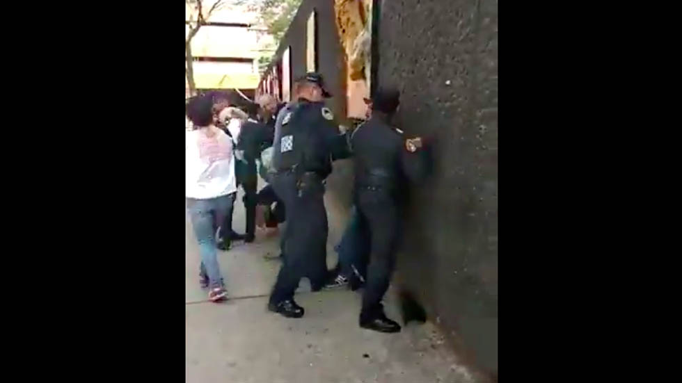 Expulsan a migrantes de albergue en Ciudad Deportiva por incumplir reglas