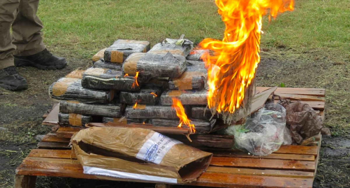 Incineran 29 kilos de cocaína asegurados en un buque en Tuxpan