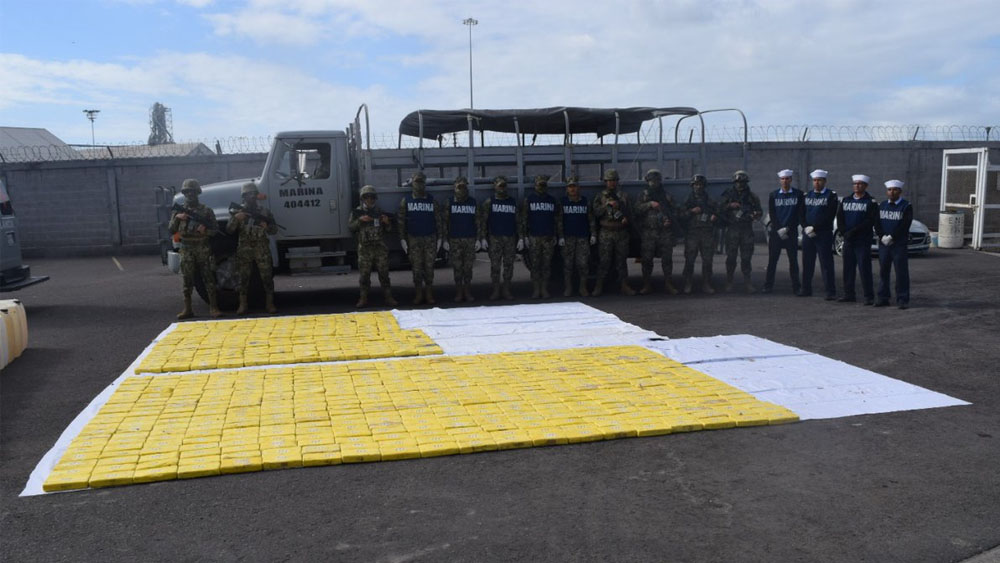 Semar asegura embarcación con 630 kilos de cocaína en Sinaloa