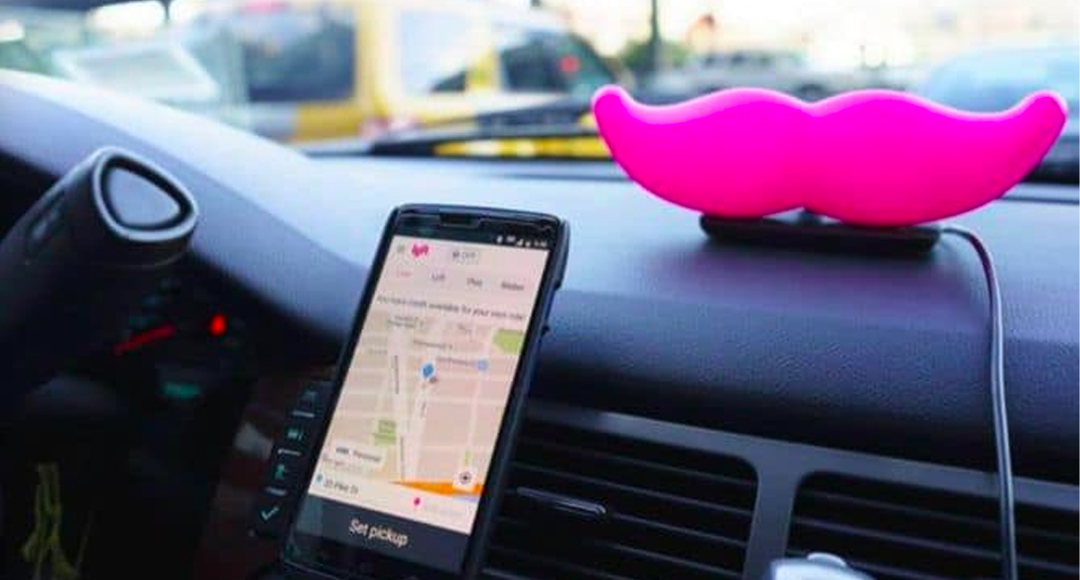 #Video Conductor de Lyft protege a niña que vagaba sola y descalza