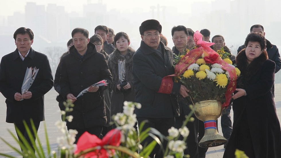 Norcoreanos rinden homenaje a Kim Jong-il - corea-del-norte-tributo-kim-jong-3