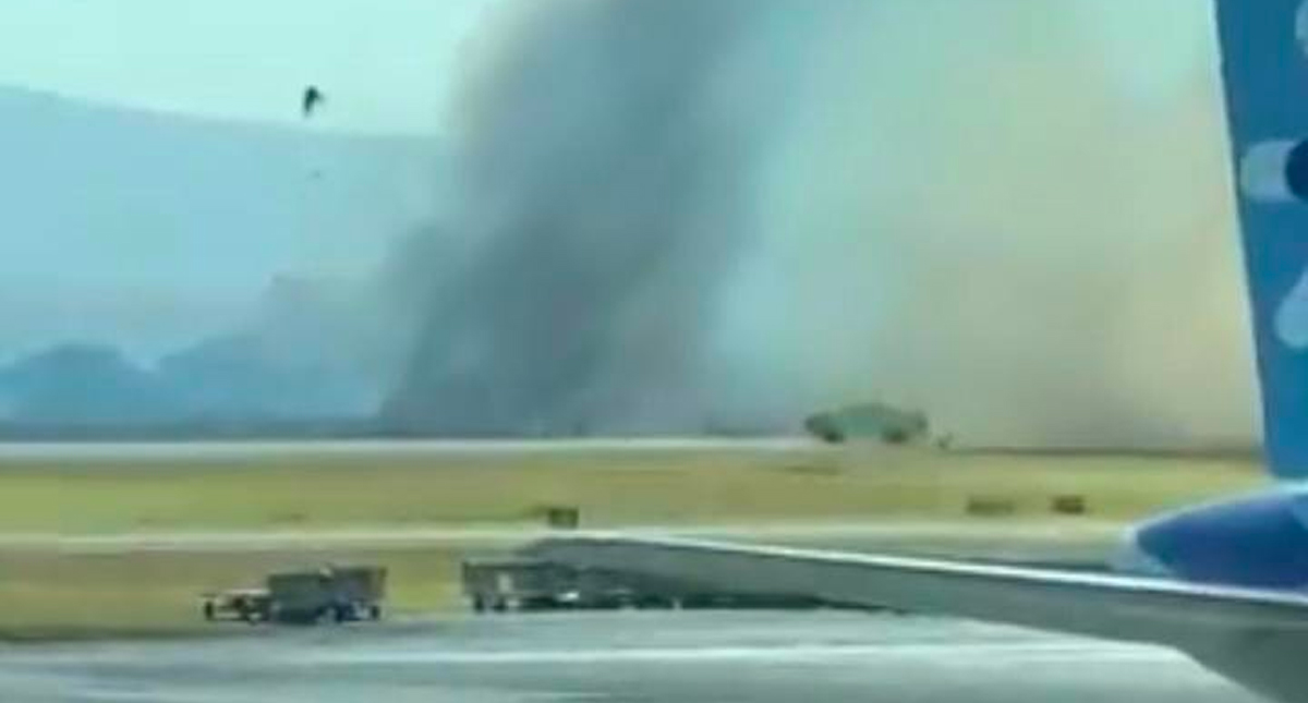#Video Cortina de humo impide que las Chivas aterricen en Guadalajara