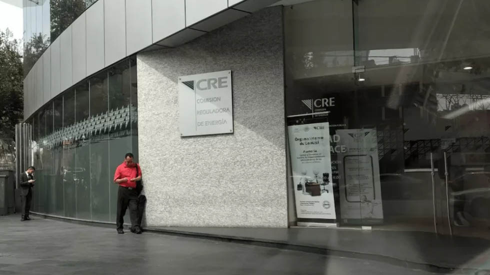 Congreso recibe terna para elegir a titular de la CRE