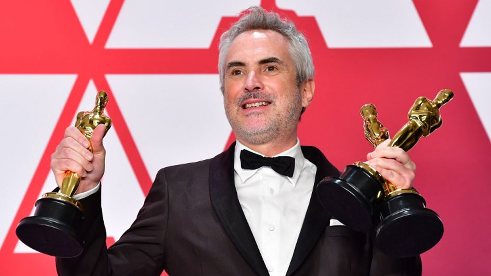 SRE destaca profesionalismo y creatividad de Cuarón