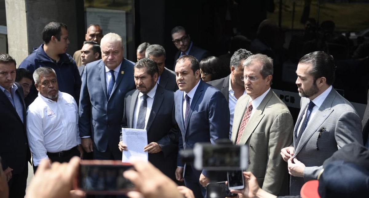 Cuauhtémoc Blanco denuncia a Graco Ramírez ante la FGR - cuauhtemoc-blanco-con-la-denuncia