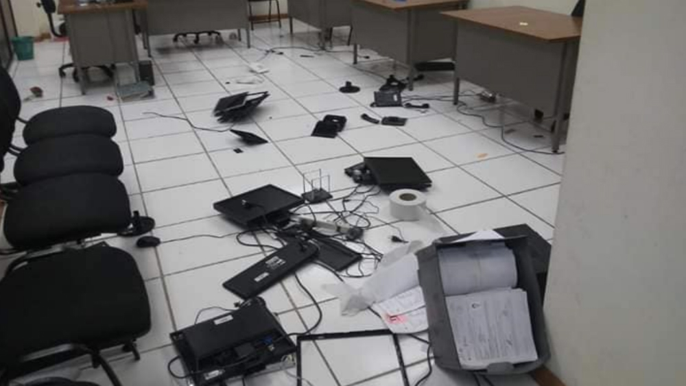 Destrozan oficinas del Servicio Profesional Docente en Chiapas