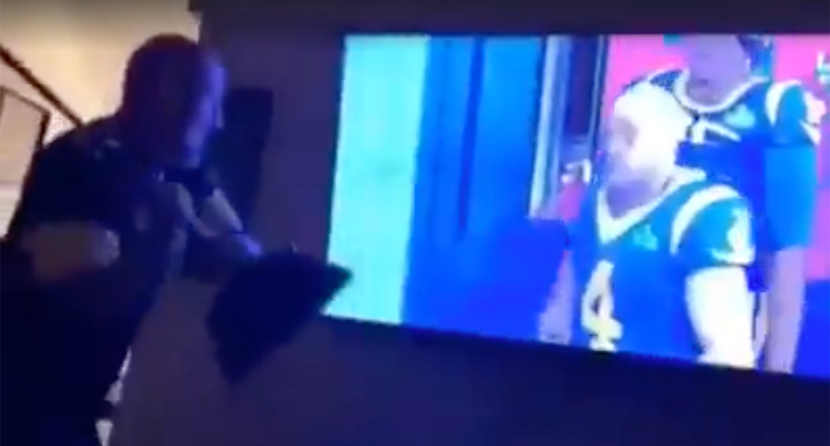 #Video Aficionado destruye televisión tras victoria de los Patriotas