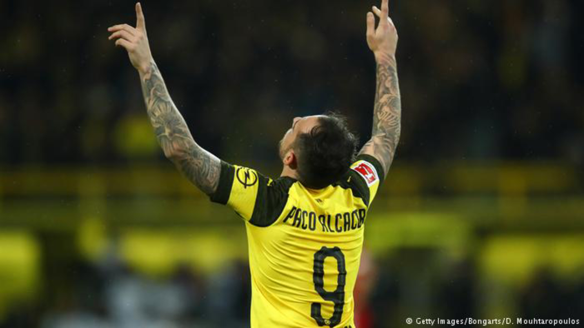 Borussia Dortmund compra a Paco Alcácer
