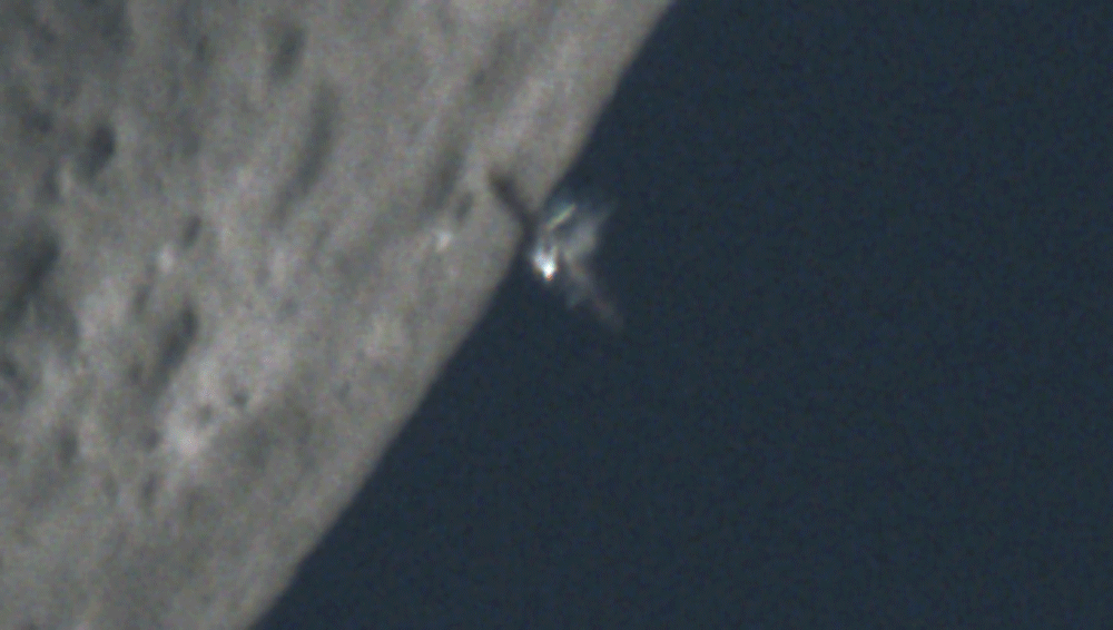 Aficionado capta a la EEI pasando enfrente de la Luna