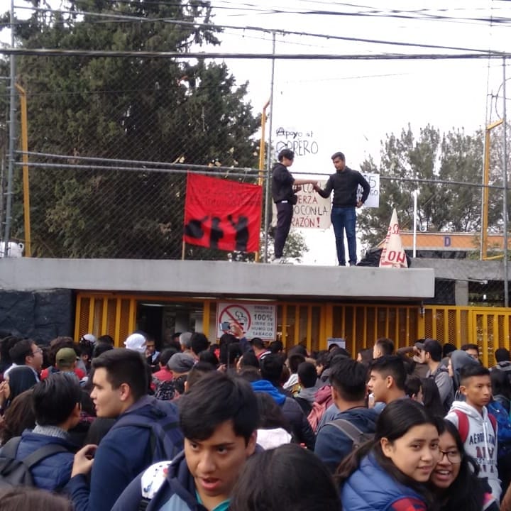 Encapuchados toman instalaciones de Prepa 5 - encapuchados-prepa-5-ok