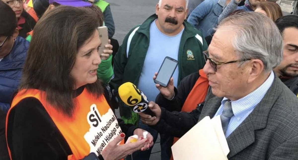 Protestan frente a Palacio Nacional por recorte presupuestal al Cisame