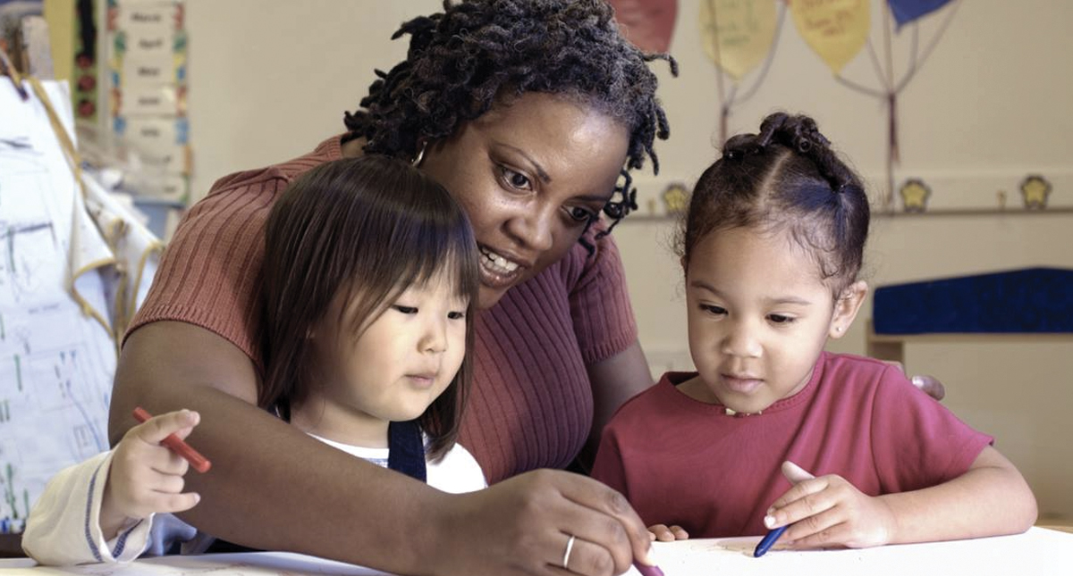 Escuelas de Nueva York tendrán programas multilingües desde preescolar