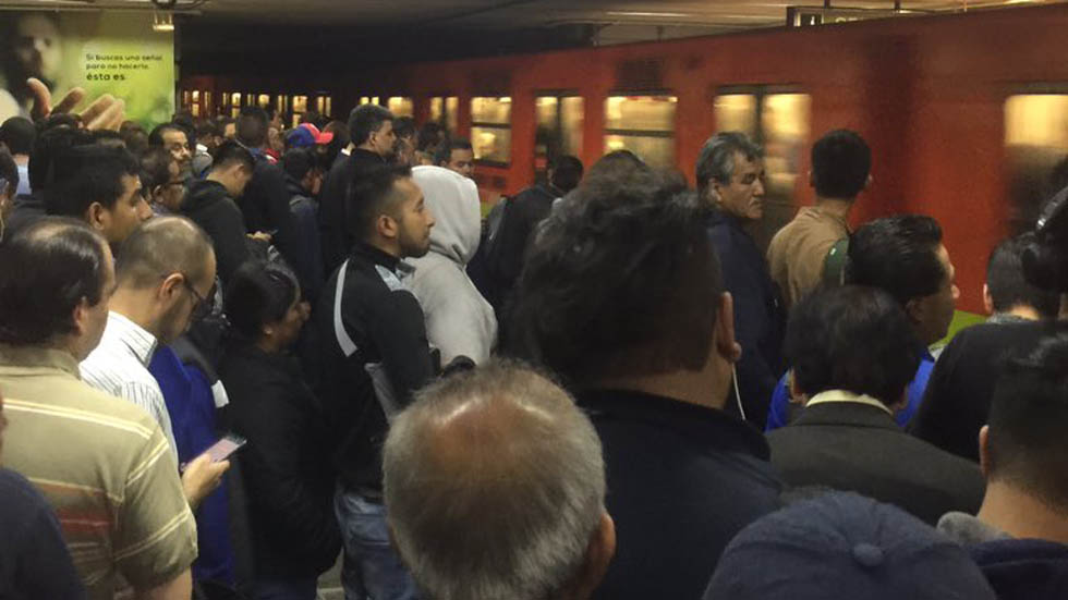 Falla en tren desquicia la Línea 3 del Metro