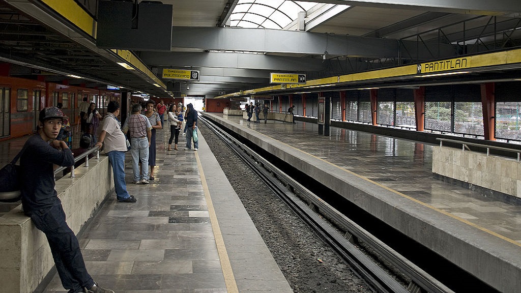 Hallan en Pantitlán pierna de mujer arrollada en Metro Aragón