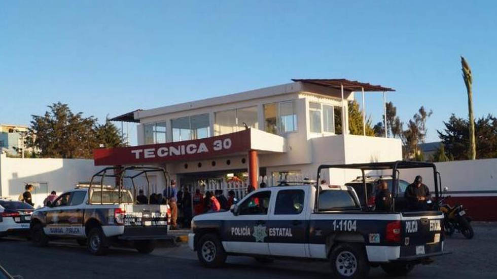 Estudiante de secundaria de Tlaxcala apuñala a maestra por expulsarlo