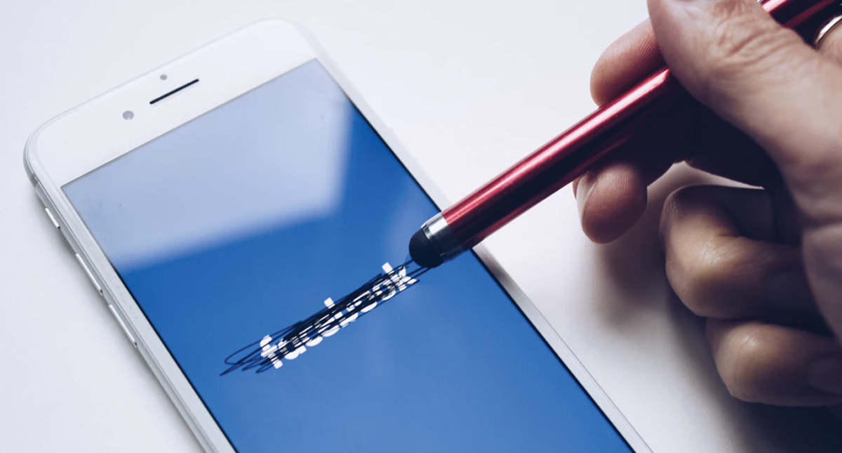 Facebook permitirá a usuarios borrar su historial