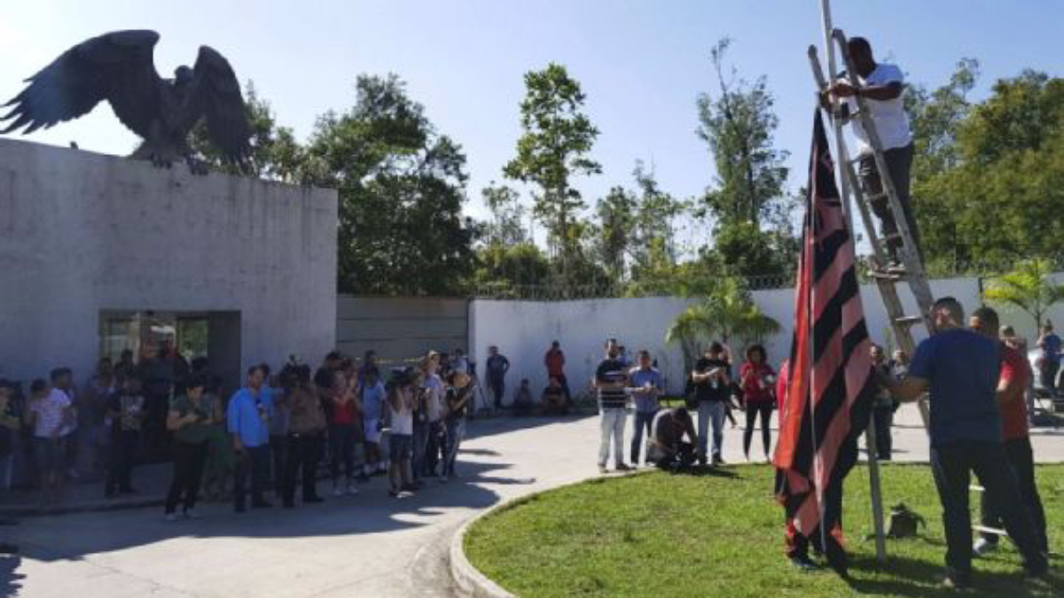 Clausuran centro de entrenamiento de Flamengo tras irregularidades