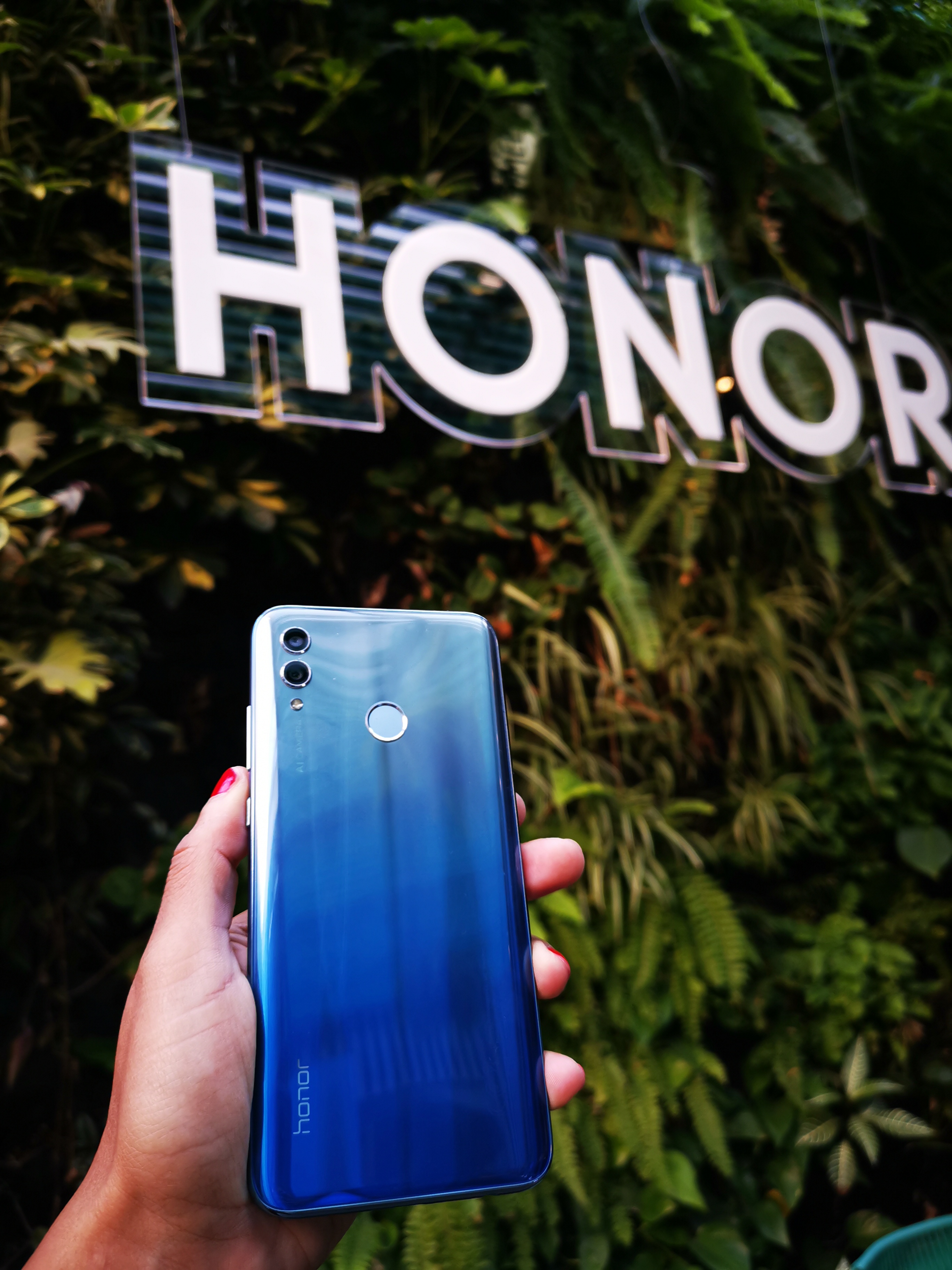 Un smartphone para los amantes de las selfies - img-20190205-101657