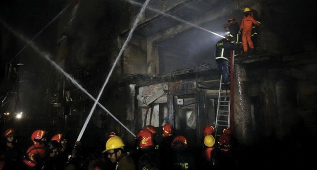 #Video Incendio deja al menos 45 muertos en Bangladesh - incendio-en-bangladesh