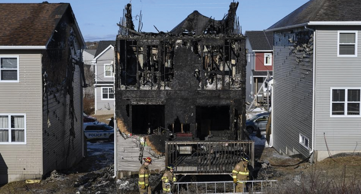 Mueren siete niños sirios en incendio de su casa en Canadá Mueren siete niños sirios en incendio de su casa en Canadá