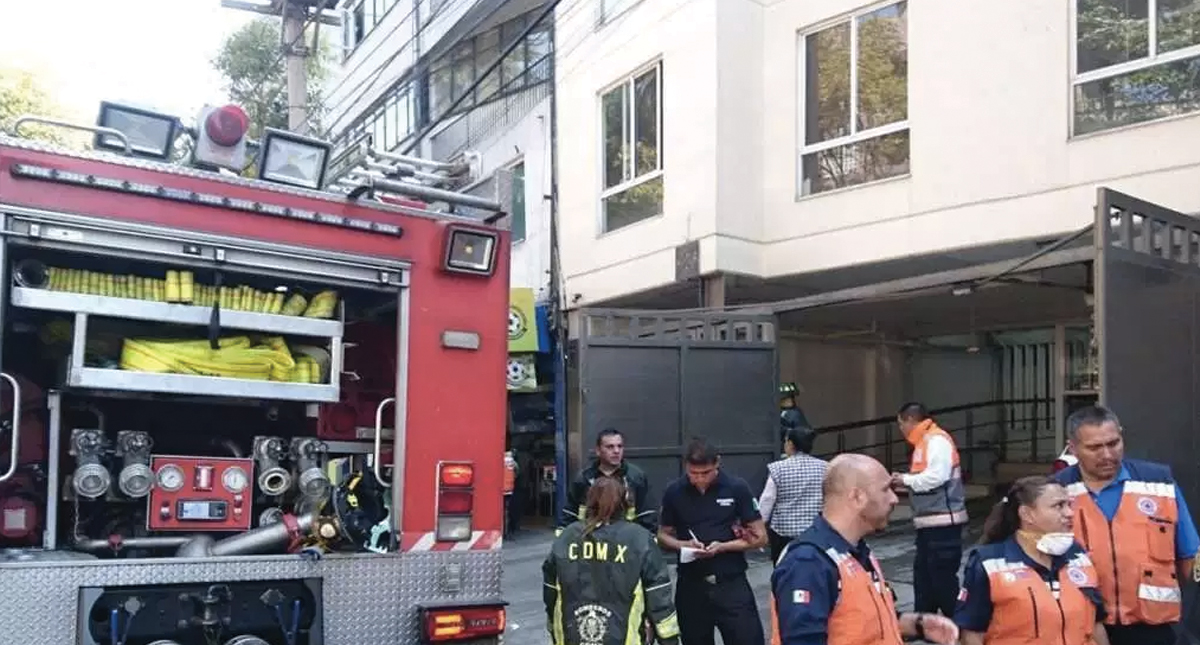 Incendio consume departamento en la colonia Del Valle Incendio consume departamento en la colonia Del Valle