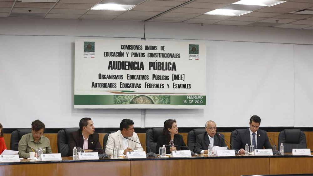 Niños no pueden ser rehenes de vaivenes políticos: INEE a diputados
