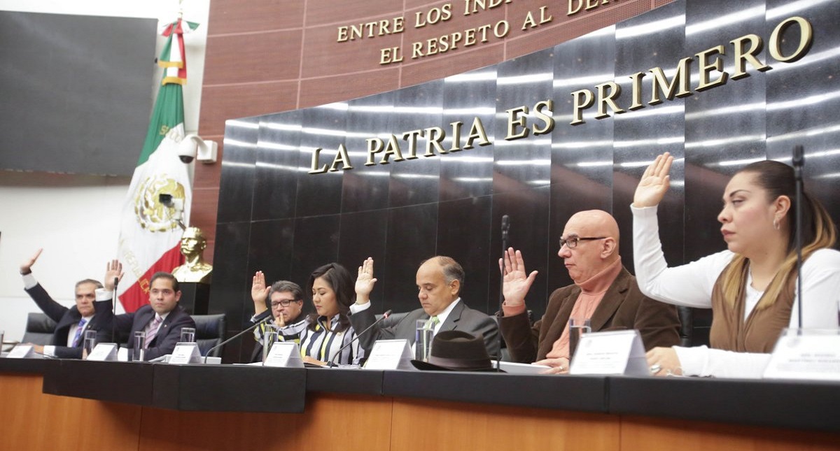 Instalan comisión para esclarecer accidente aéreo en Puebla