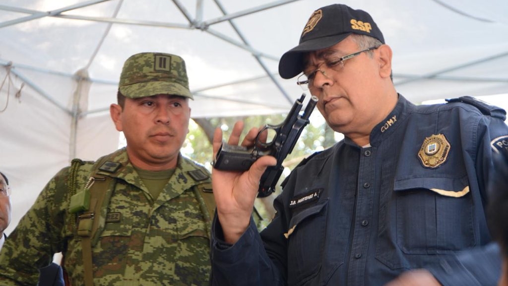 Gobierno capitalino inicia campaña de desarme en Iztapalapa - iztapalapa-armas-desarme-3