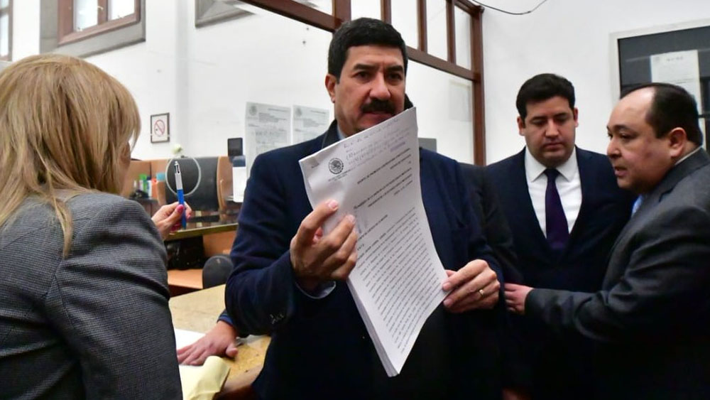 Corral entrega carta a López Obrador por Fondo Minero