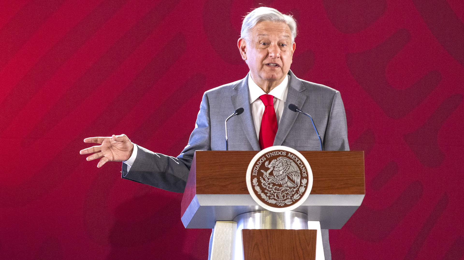 AMLO exhorta a empresas a unir fuerzas con CFE