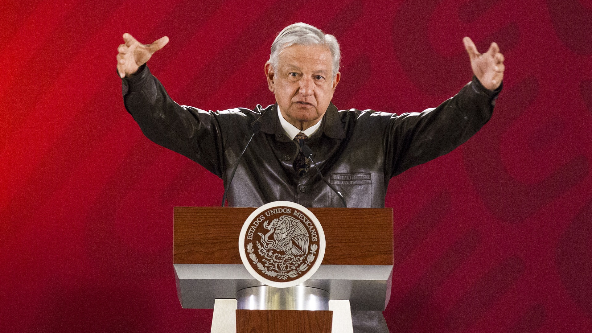 AMLO pide solución pacífica para Venezuela