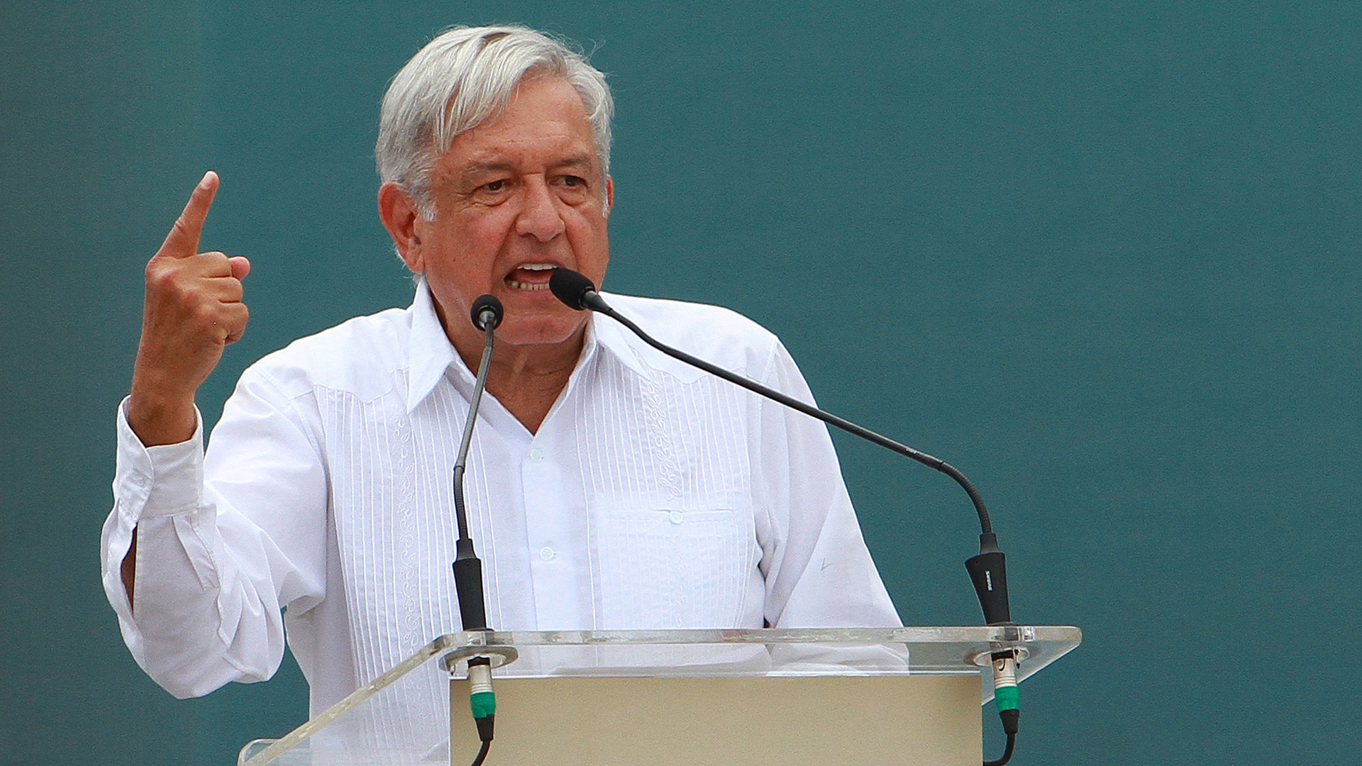 AMLO seguirá denunciando corrupción en todos los poderes