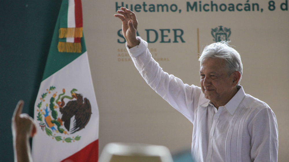López Obrador pide a maestros no ser “rebeldes sin causa”