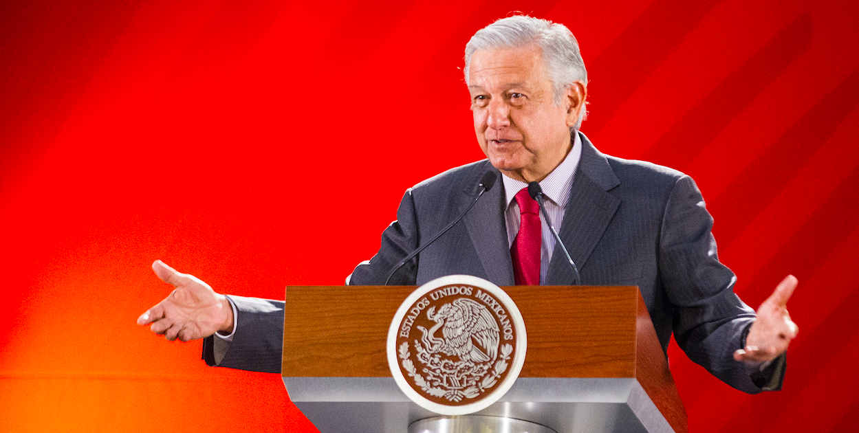 AMLO acusa de "coyotaje y corrupción" a Felipe Calderón - lopez-obrador