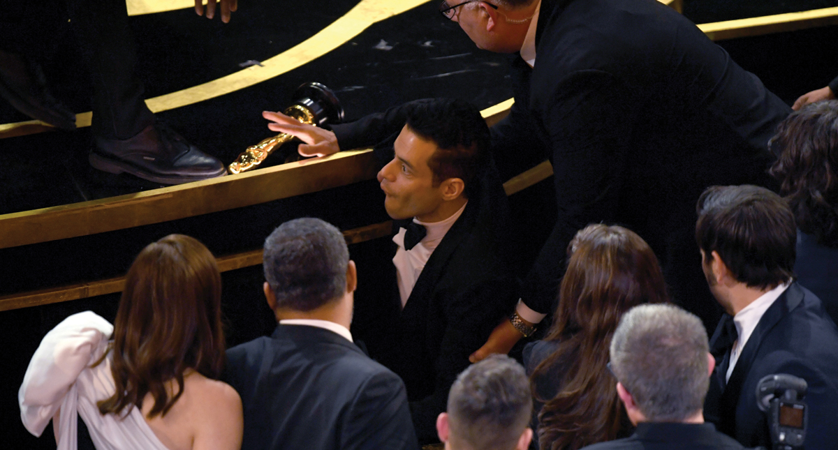 #Video Rami Malek cae del escenario en el Óscar - malek-caida-oscar