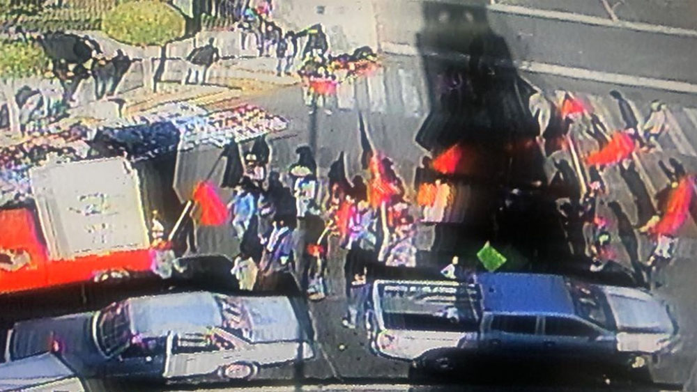 Manifestantes llegan Bucareli tras protesta en el Zócalo