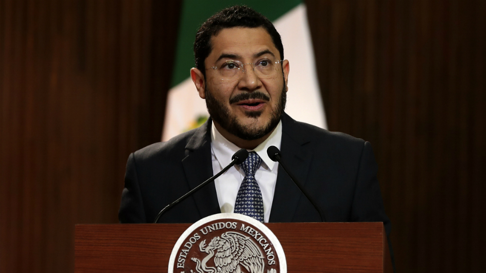 Batres pide trabajar en receso legislativo con parlamento abierto